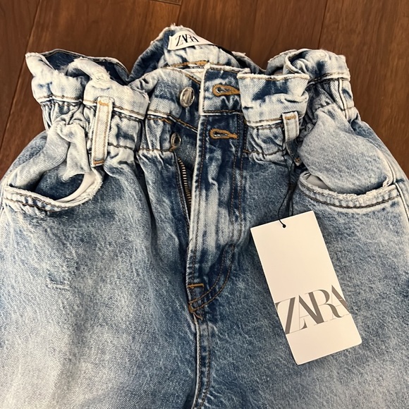 Zara Paperbag Jenas (Never Been Worn) - Picture 2 of 3